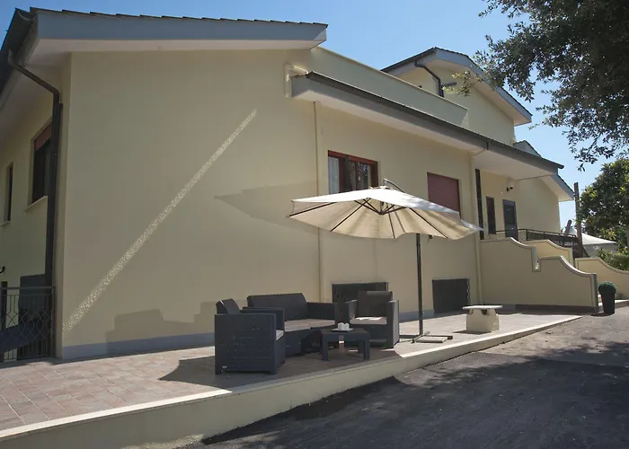 Oda ve Kahvaltı Domus In Viridi 2*